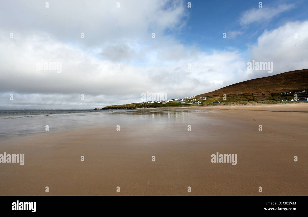 Golden strand beach ireland achill hires stock photography and images