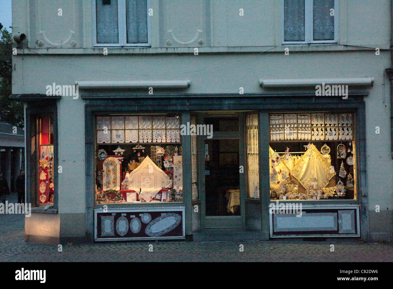 Brüsseler Spitzen, Lace from Brussels, Antique House, Window Shopping Stock Photo