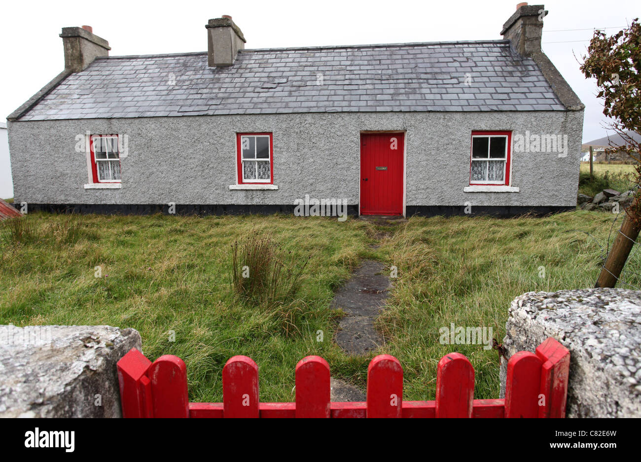 Irish cottage garden hi-res stock photography and images - Alamy