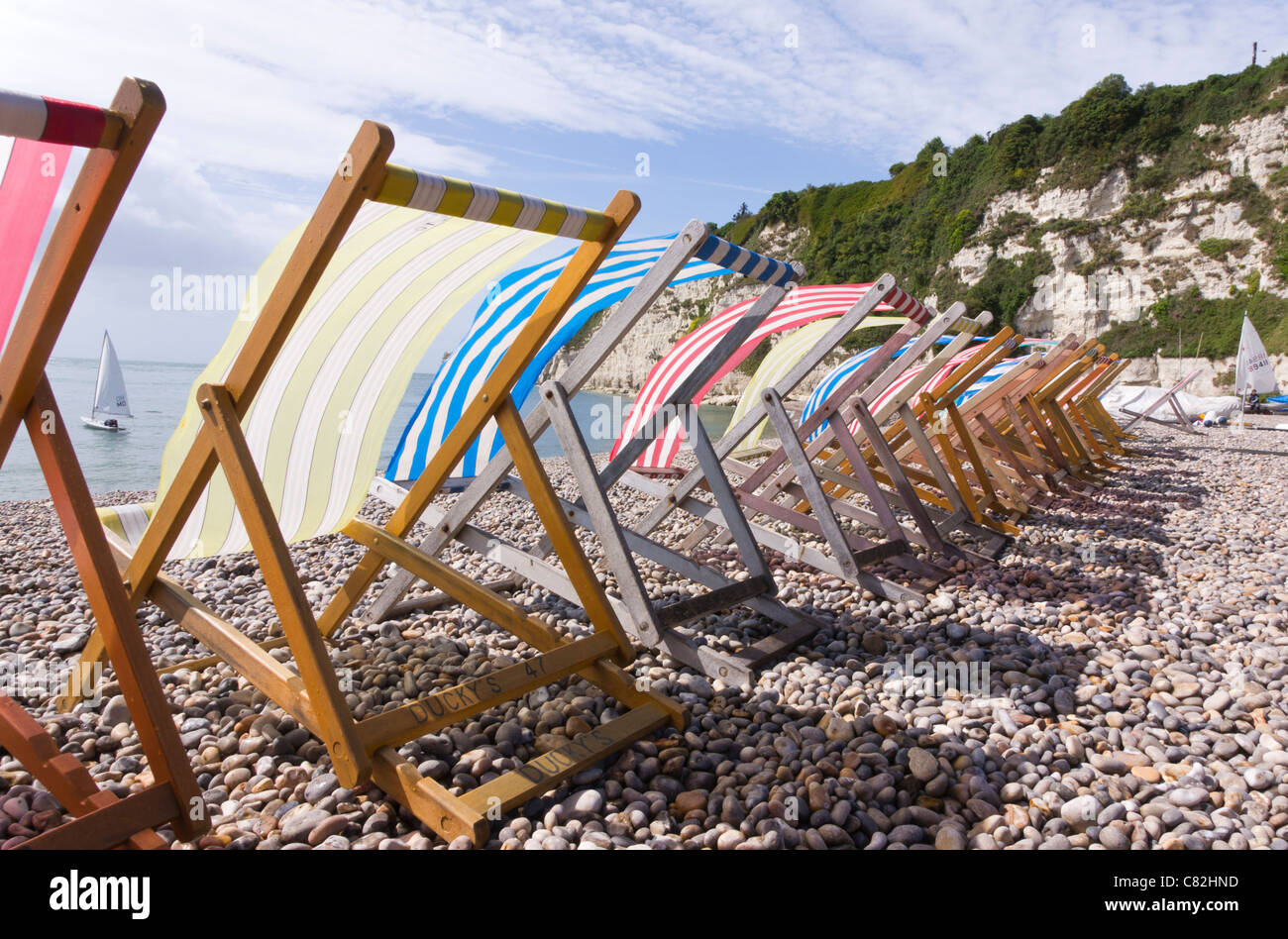Deck chairs and beach hi-res stock photography and images - Alamy