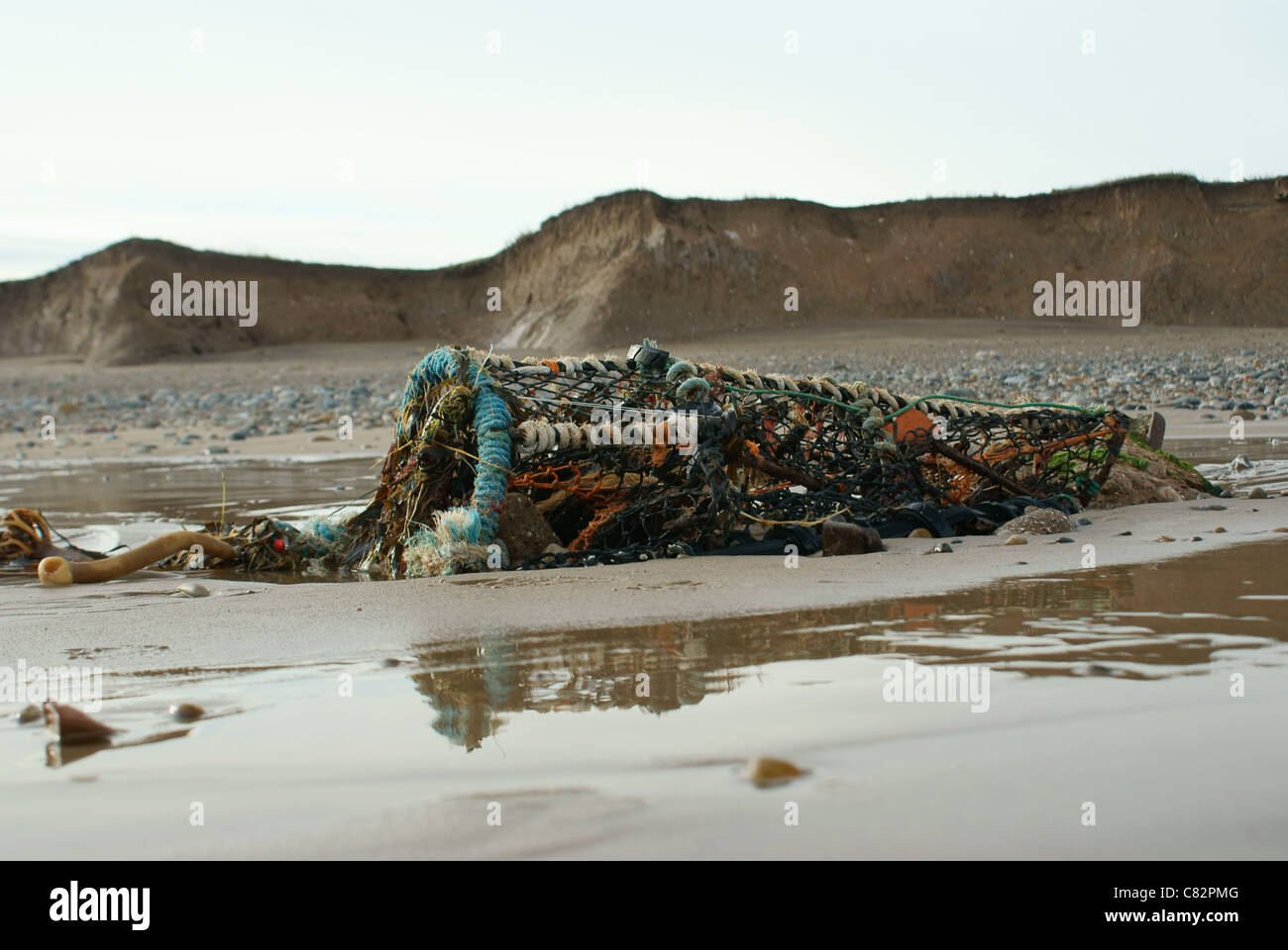 Holderness coast erosion hi-res stock photography and images - Alamy
