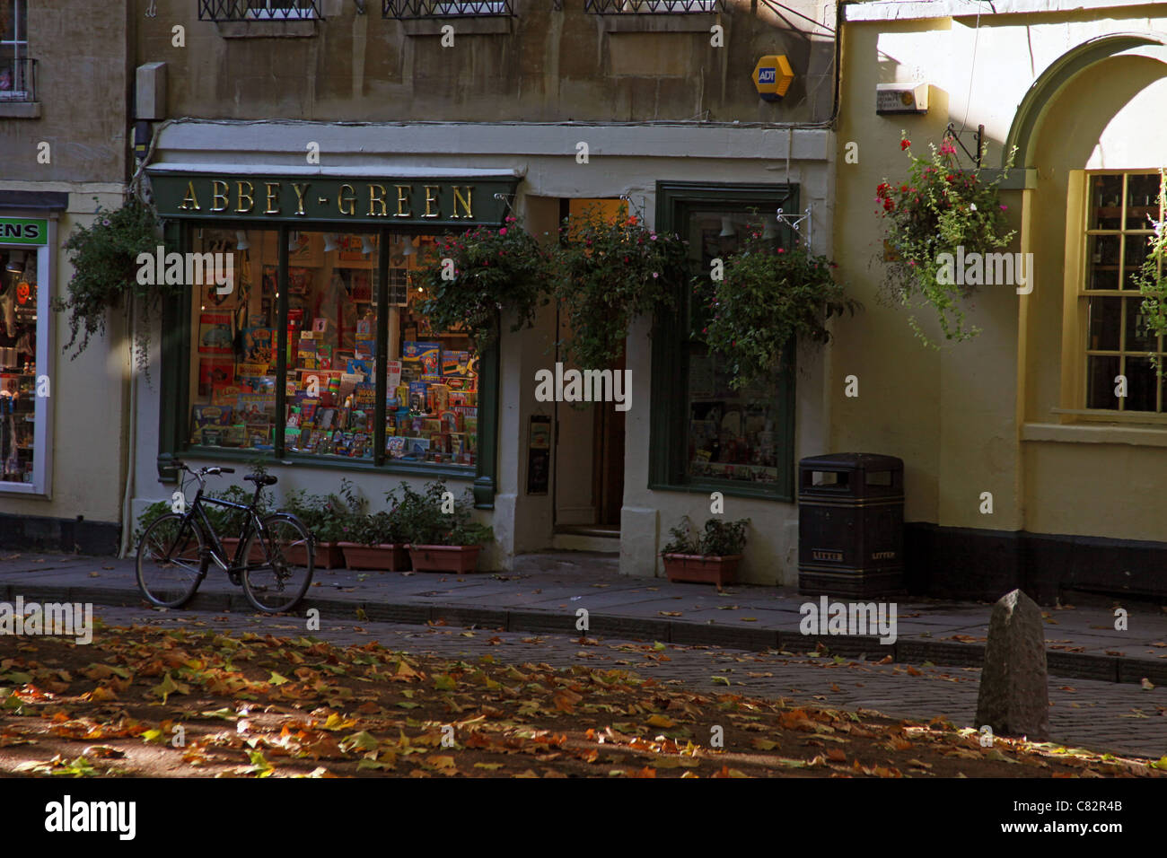 The cobbled Abbey Green with its toy shop in Bath, N.E. Somerset, England, UK Stock Photo Alamy