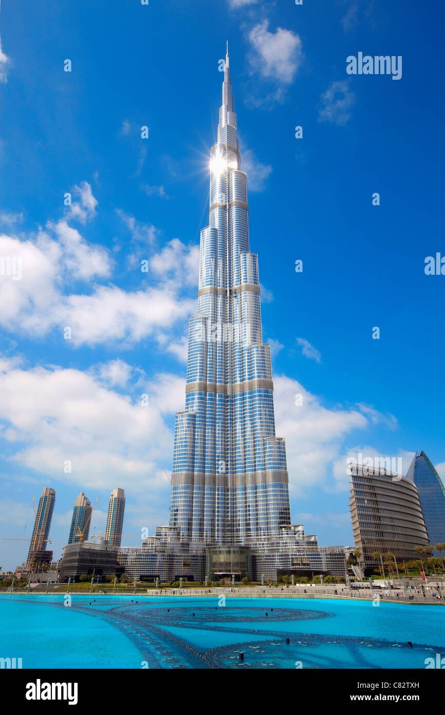 Burj Khalifa In Dubai The Tallest Building In The World At 828m Stock Photo Alamy
