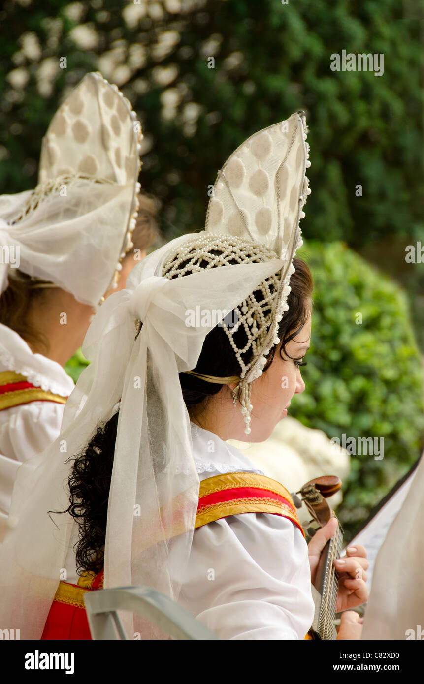 Ukraine, Yalta, Livadia Palace. Ukrainian folkloric show with traditional costumes. Stock Photo