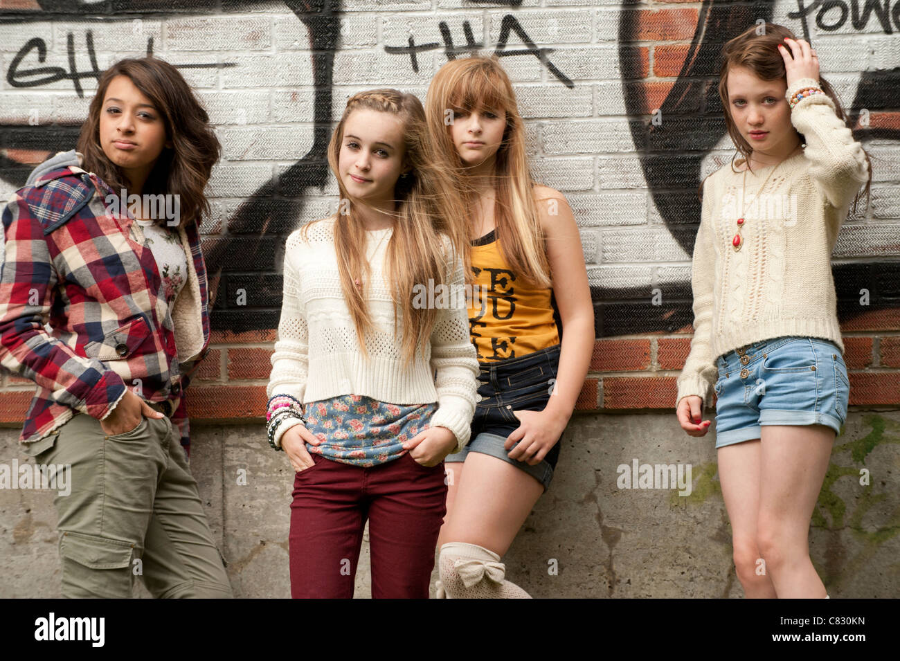 Four girls in town year hi-res stock photography and images - Alamy