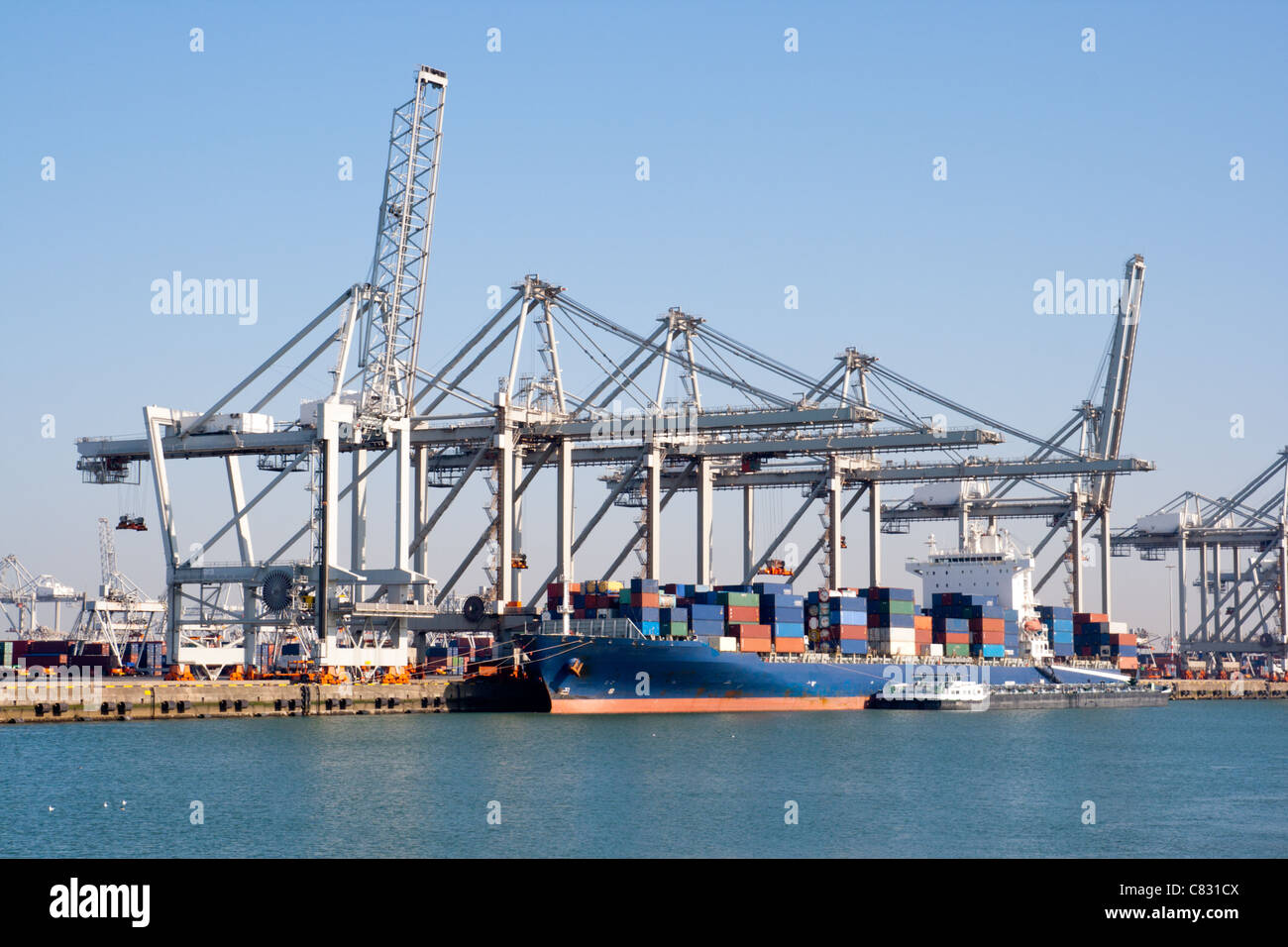 Cargo container lift cranes hi-res stock photography and images - Alamy