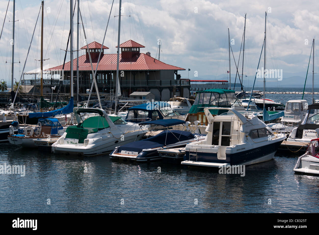 Lakefront Boathouse and Marina, Burlington Vermont Stock Photo Alamy