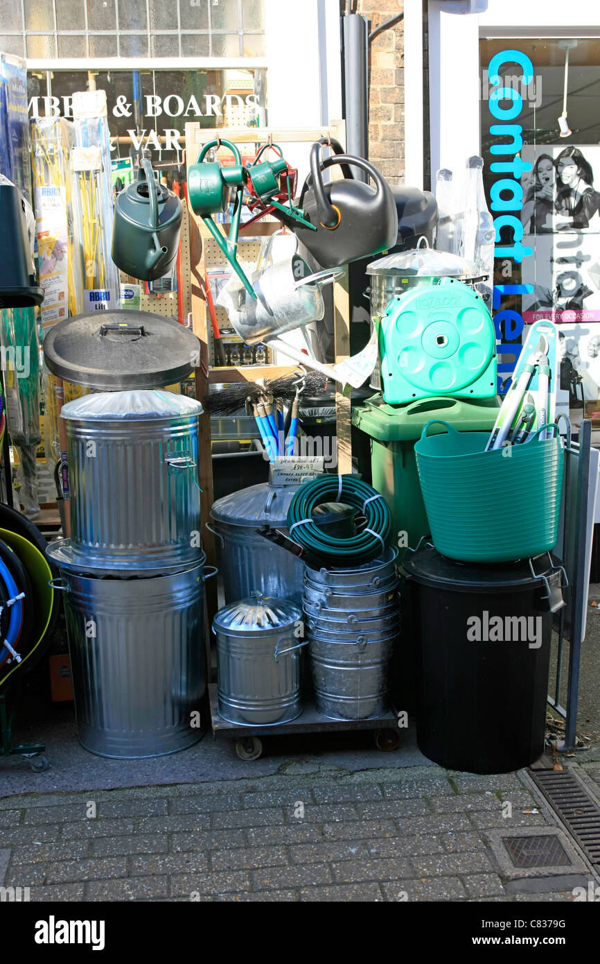 Old fashioned dustbins hires stock photography and images Alamy