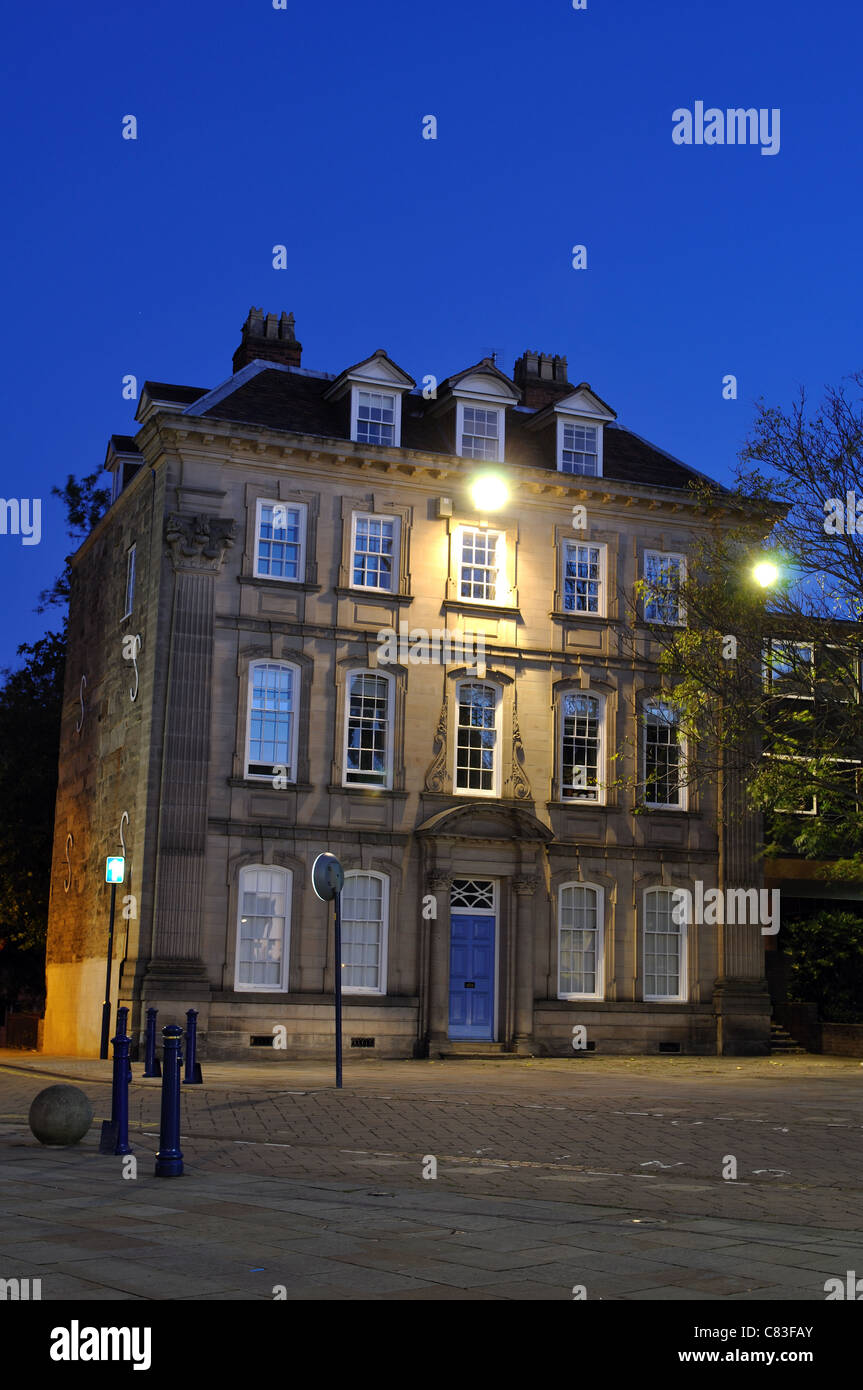The Abbotsford building, Market Place, Warwick, Warwickshire, England