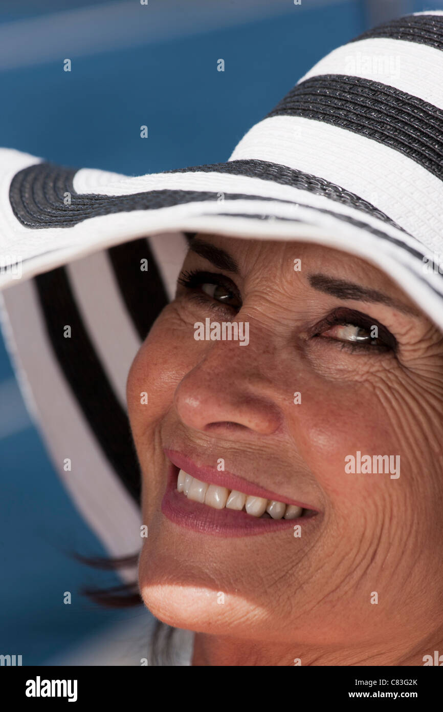 Close up older smiling face hi-res stock photography and images - Alamy