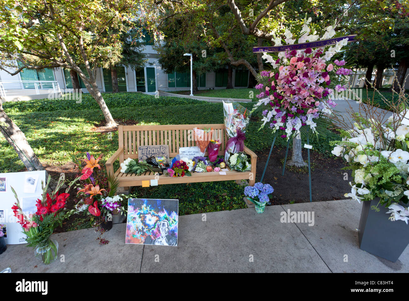 Memorials at Apple Computer Cupertino Headquarters in Memory of Steve Jobs Stock Photo Alamy