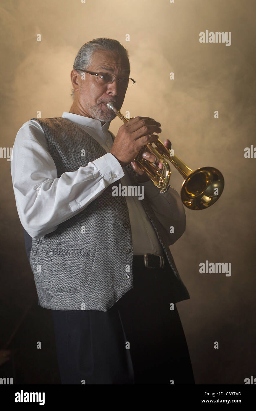 Trumpet blues hi-res stock photography and images - Alamy