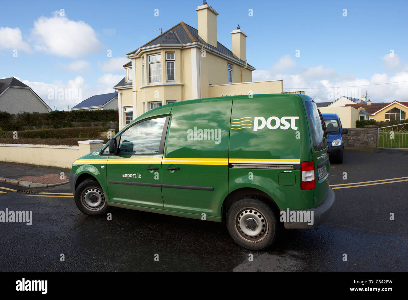 Post van ireland hi-res stock photography and images - Alamy