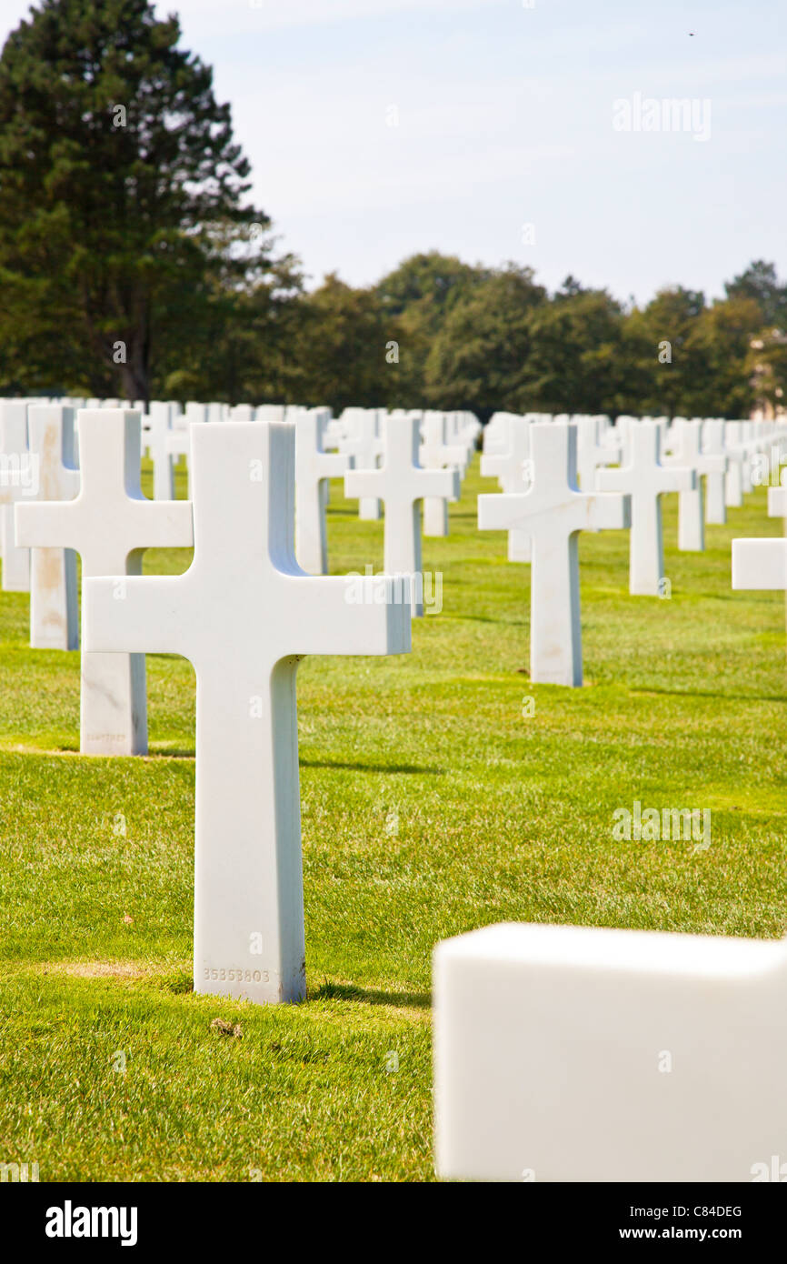 Normandy ww2 cemetery hires stock photography and images Alamy