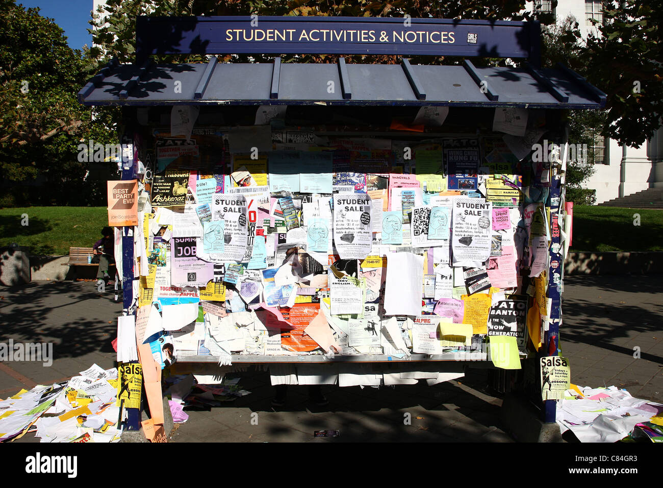 STUDENT NOTICE BOARD BERKELEY UNIVERSITY OF CALIFORNIA BERKELEY CALIFORNIA USA 27 September 2011 Stock Photo