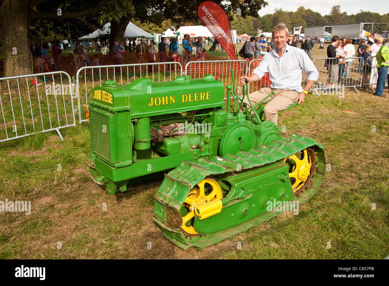 Vintage John Deere tractor on display at the Alresford Show 2011