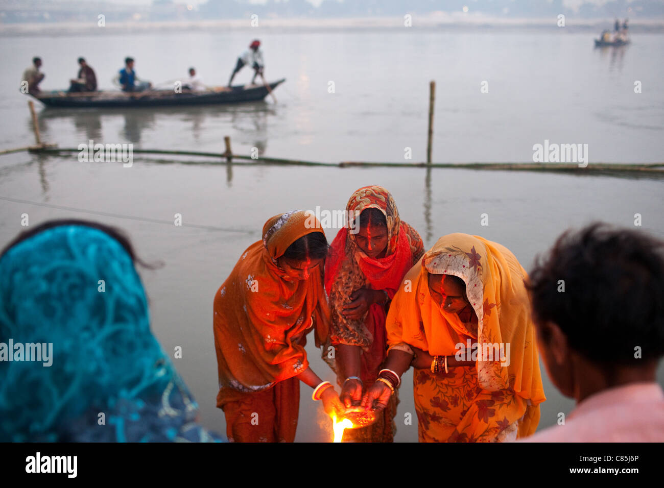 Pilgrims on Gandak river at the Sonepur Mela, Bihar state, India. 2010 Stock Photo