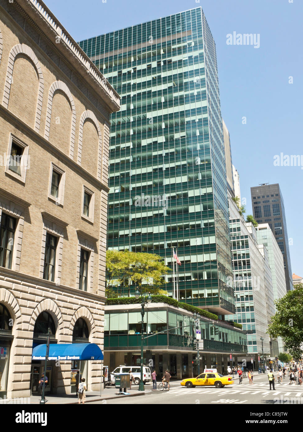 The Racquet and Tennis Club and Lever House, 370 Park Avenue, NYC Stock Photo Alamy