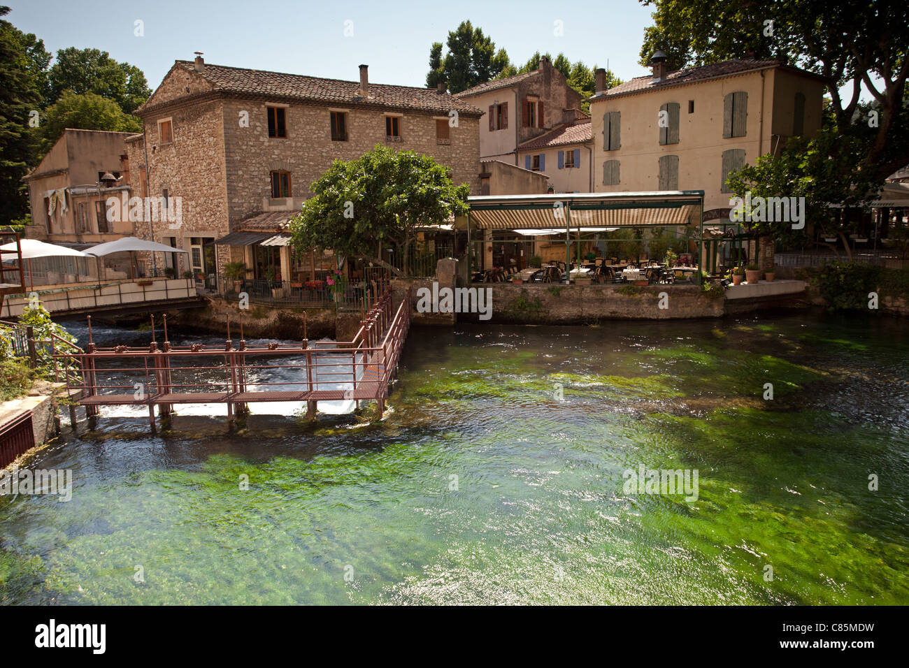 Fontaine-de-Vaucluse: Spring's Green Waters Stock Photo