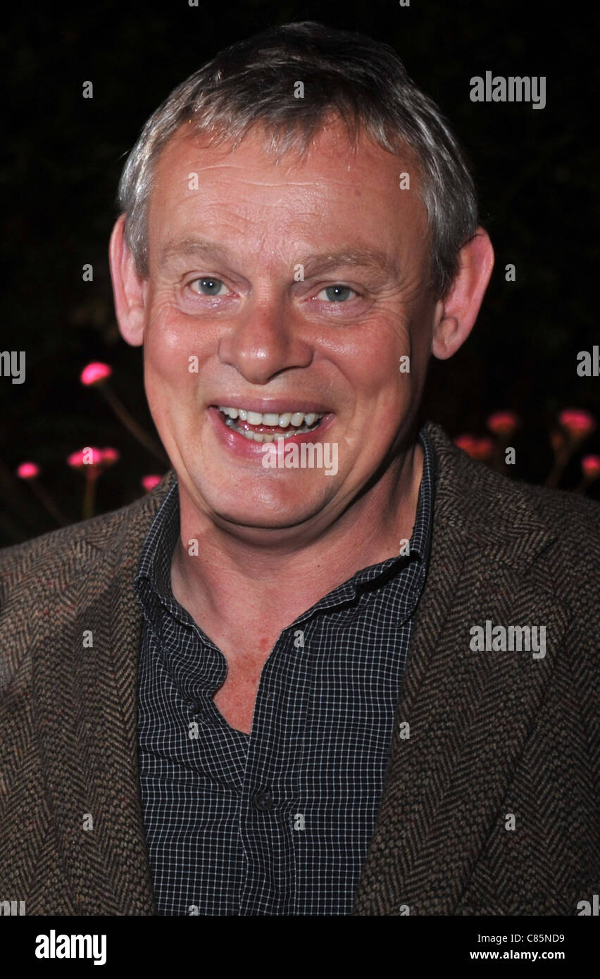 Martin clunes hi-res stock photography and images - Alamy