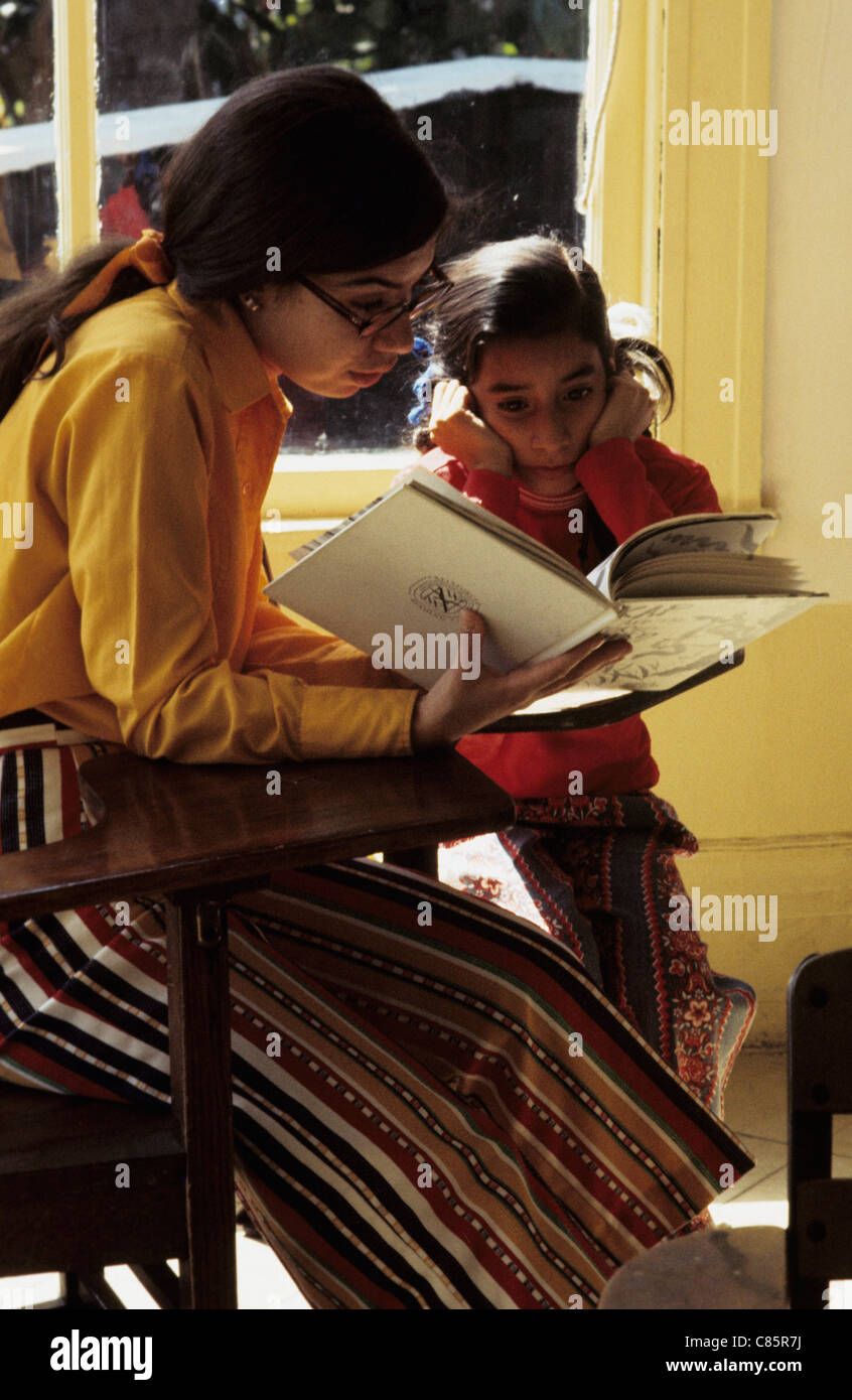 6 year old girl hispanic hi-res stock photography and images - Alamy