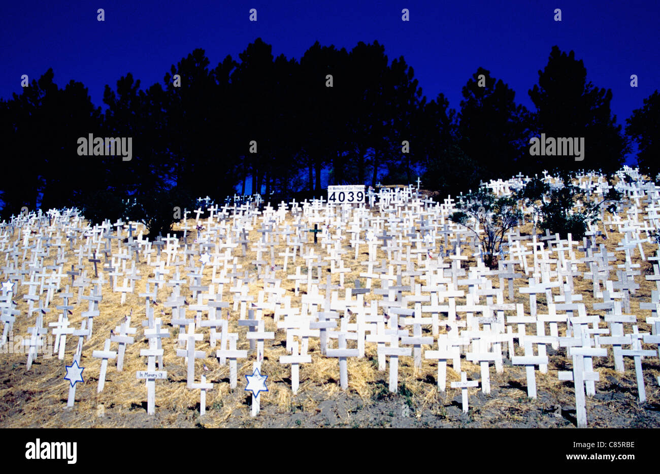 memorial  crosses to  4039 Iraq war dead on hill in Lafayette  California Stock Photo