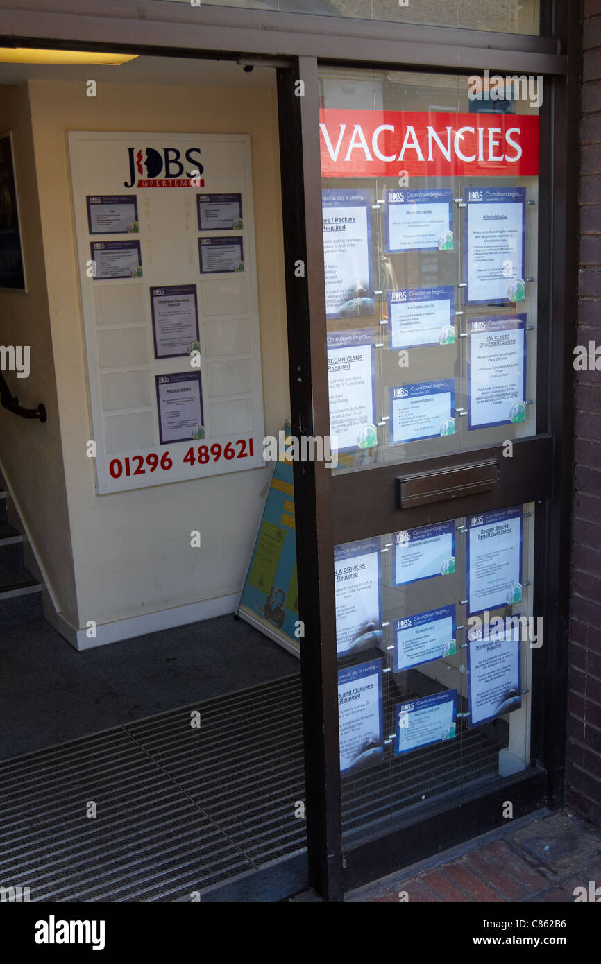 A general view of a branch of the Jobs@Pertemps recruitment agency in Aylesbury, Buckinghamshire Stock Photo
