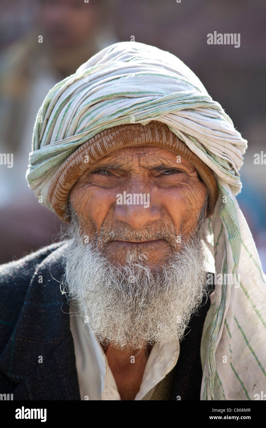 Indian bearded old man hi-res stock photography and images - Alamy