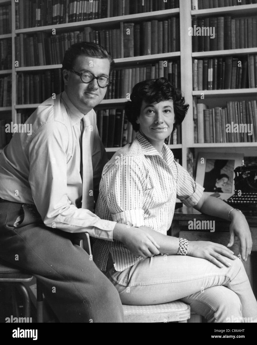 JOHN MORTIMER (1923-2009) English barrister and writer with his wife Penelope in their St John's Wood house in 1951 Stock Photo