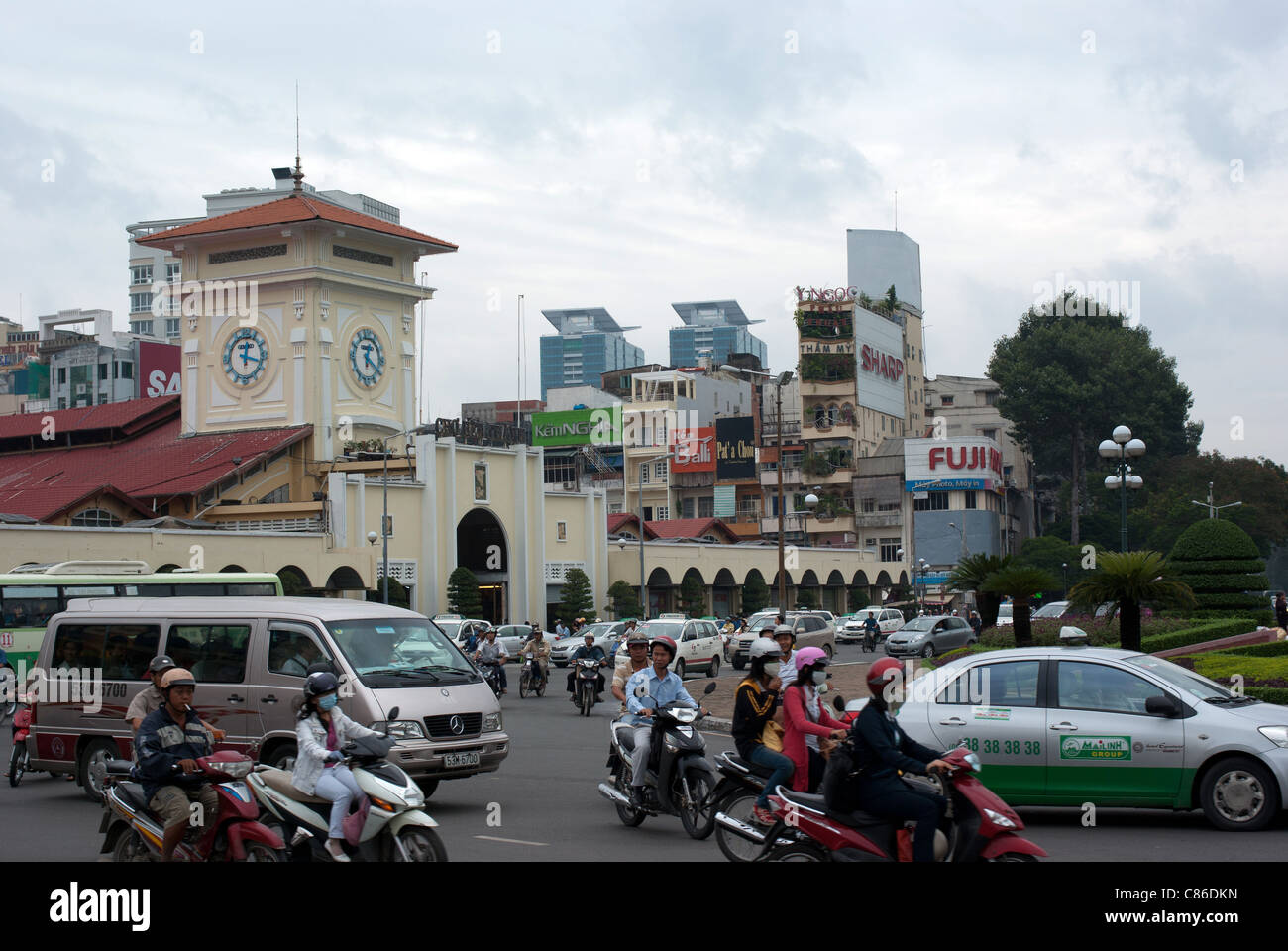 Busy roundabout near Ben Thanh market, Ho Chi Minh city, Vietnam Stock Photo