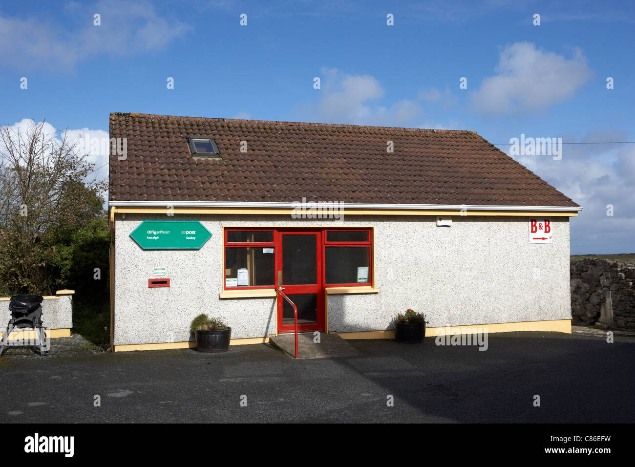 Post office ireland rural hires stock photography and images Alamy
