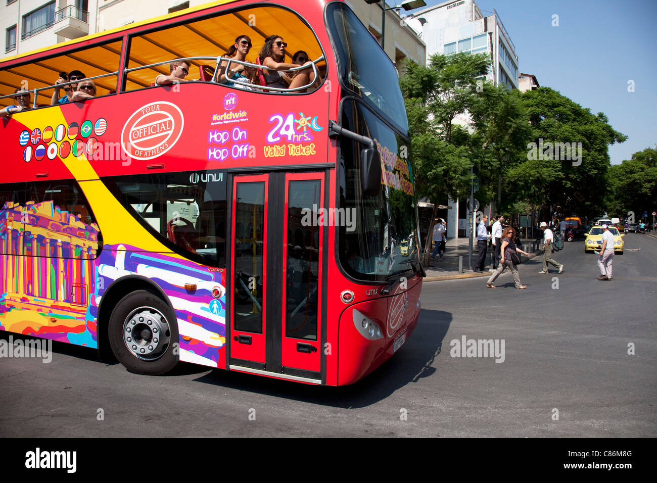 Tilbageholde missil Revision Tourists on a sightseeing bus in Monastiraki, Athens. Tourism brings  important income for Greece and here it is very evident Stock Photo - Alamy
