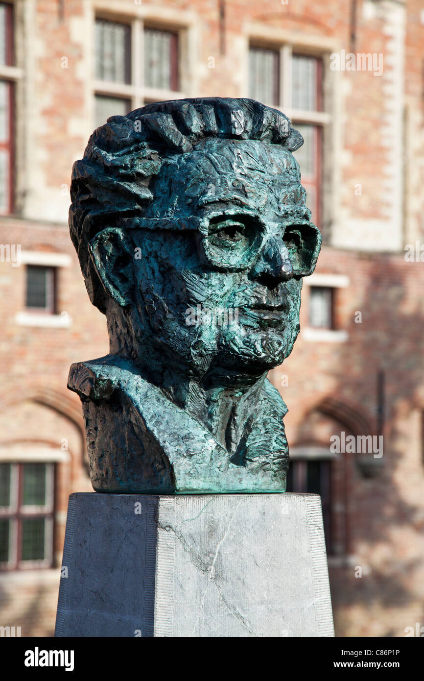Statue, bust of Frank van Acker, the first Socialist Mayor of Bruges along the Steenhouwsers Dijk in Bruges, Belgium Stock Photo