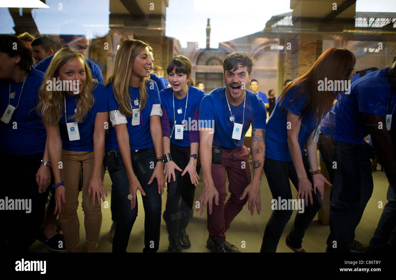 LONDON, UNITED KINGDOM 14 OCTOBER : Pic Shows people queing for the new iphone 4s which goes on sale today at the Covent Garden Branch on October, 14th, 2011 in London, England Stock Photo