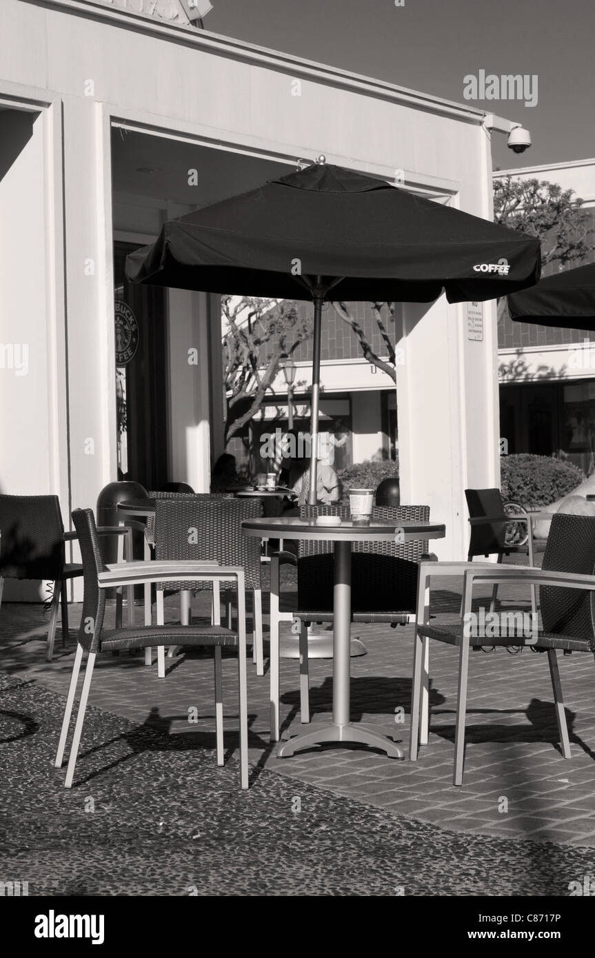 outdoor seating at a coffee house Stock Photo Alamy