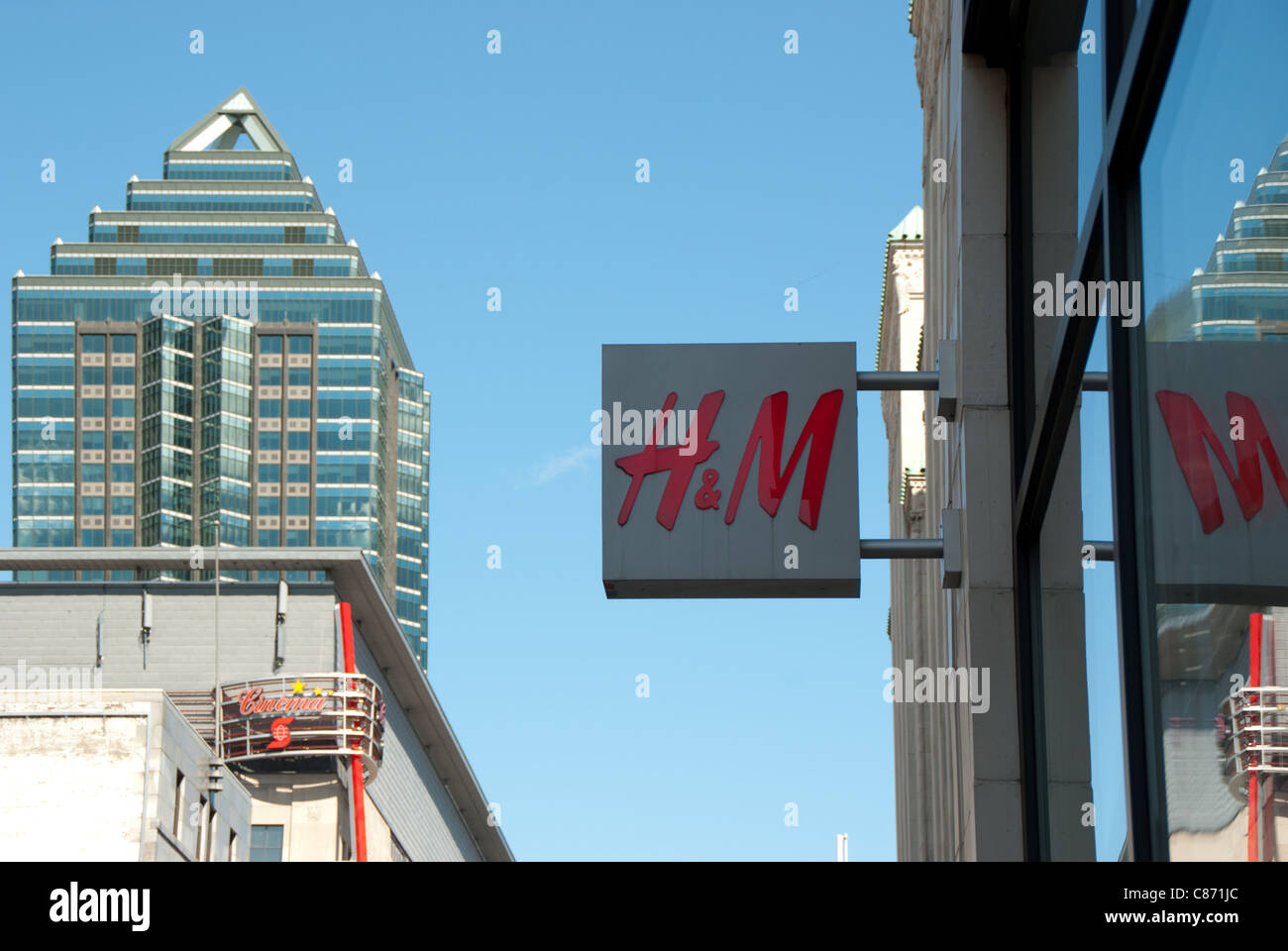 H&M store in downtown Montreal, Quebec, Canada Stock Photo - Alamy