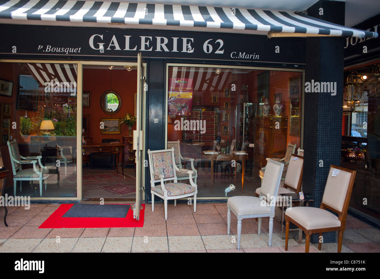 Paris, France, French Antiques Shops, the Village Suisse, Galerie 62