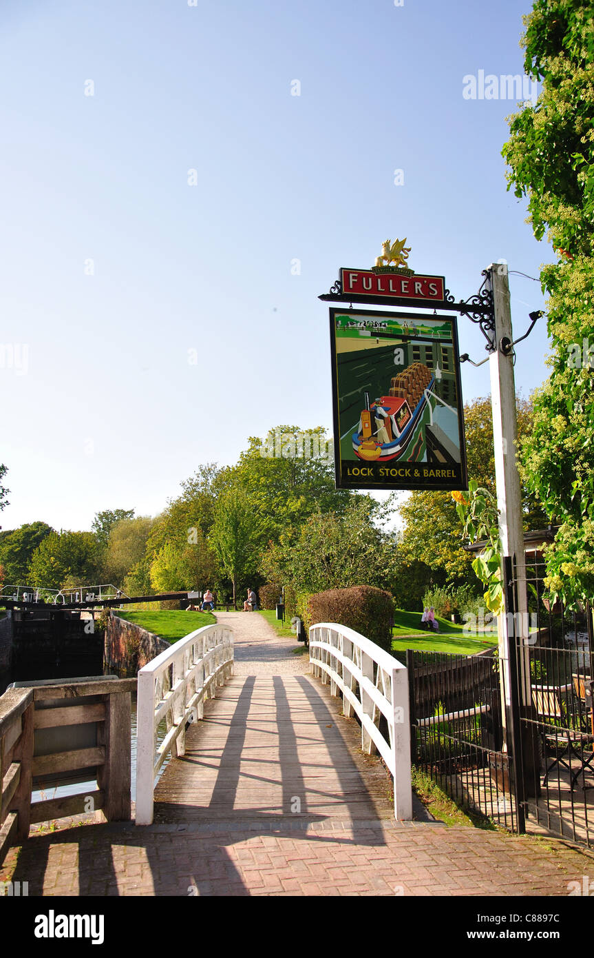 Bridge by 'Lock stock & barrel' pub, Newbury Lock, Newbury, Berkshire, England, United Kingdom Stock Photo