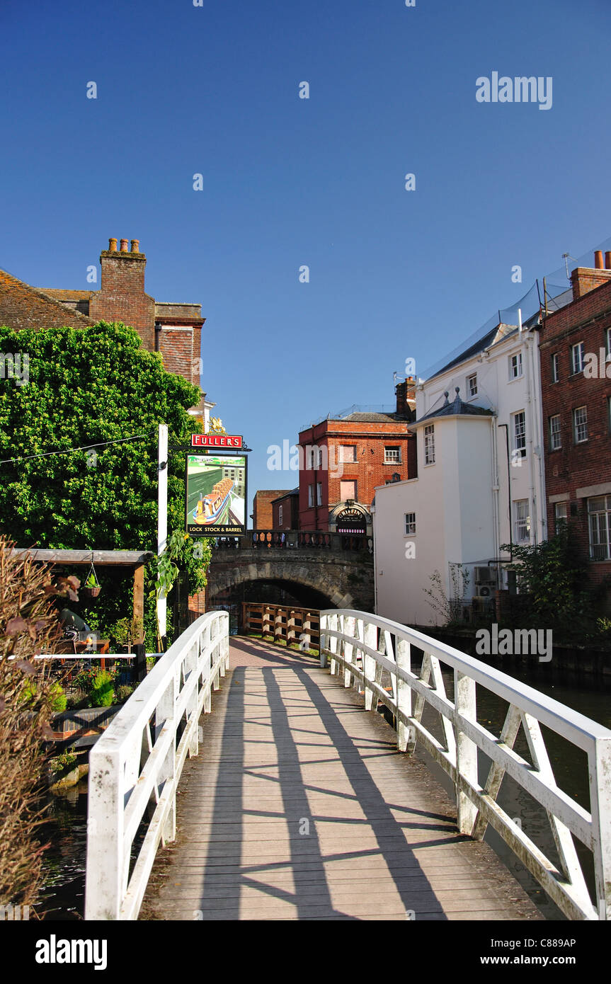 Bridge to 'Lock Stock & Barrel' Pub, Newbury Lock, Newbury, Berkshire
