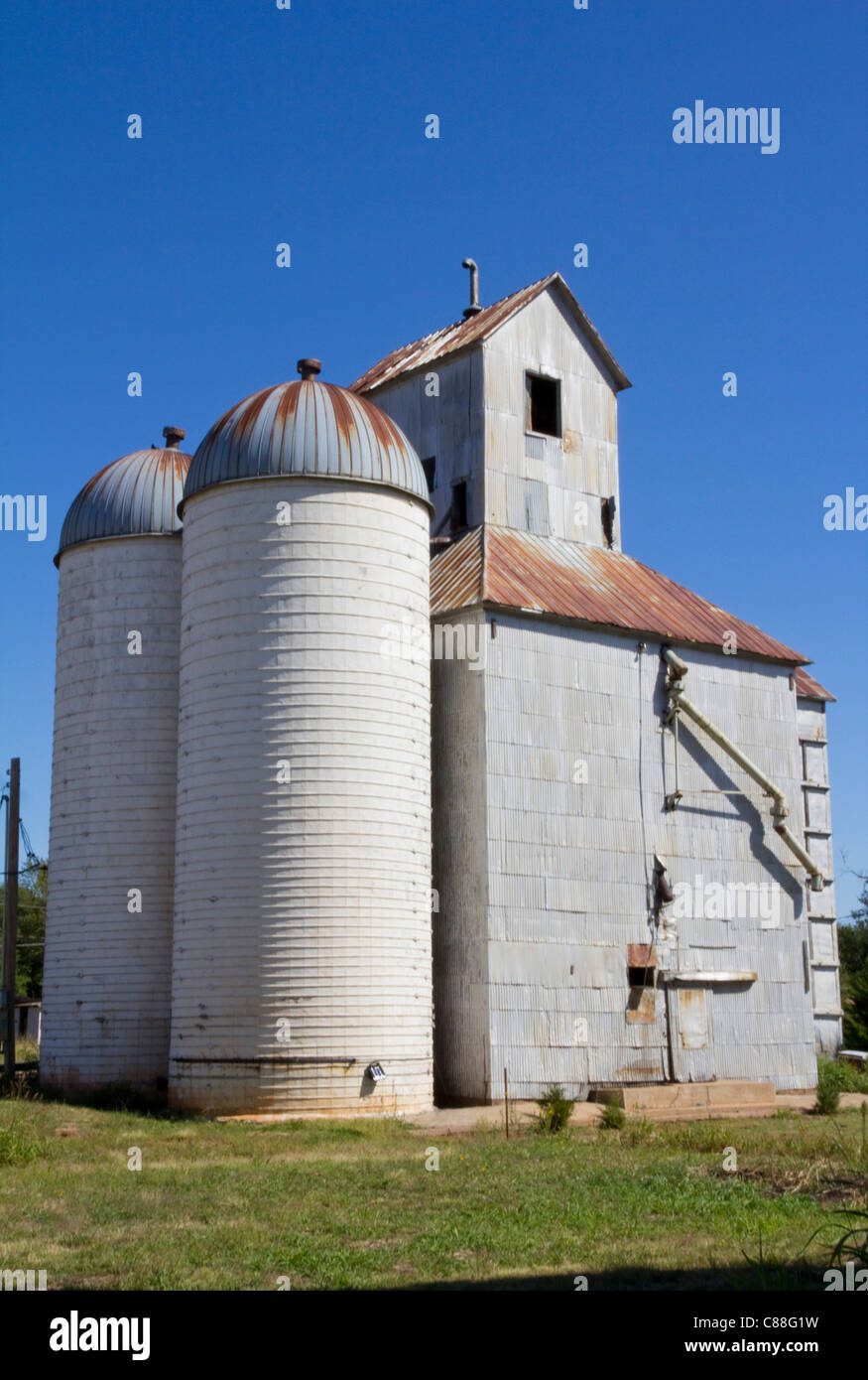Vintage grain elevator hires stock photography and images Alamy