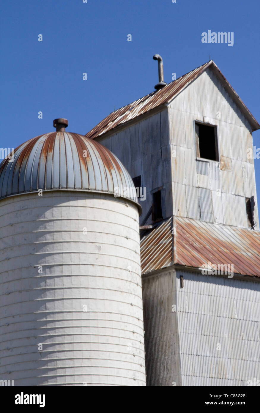 Vintage Grain Elevator Hi-res Stock Photography And Images - Alamy