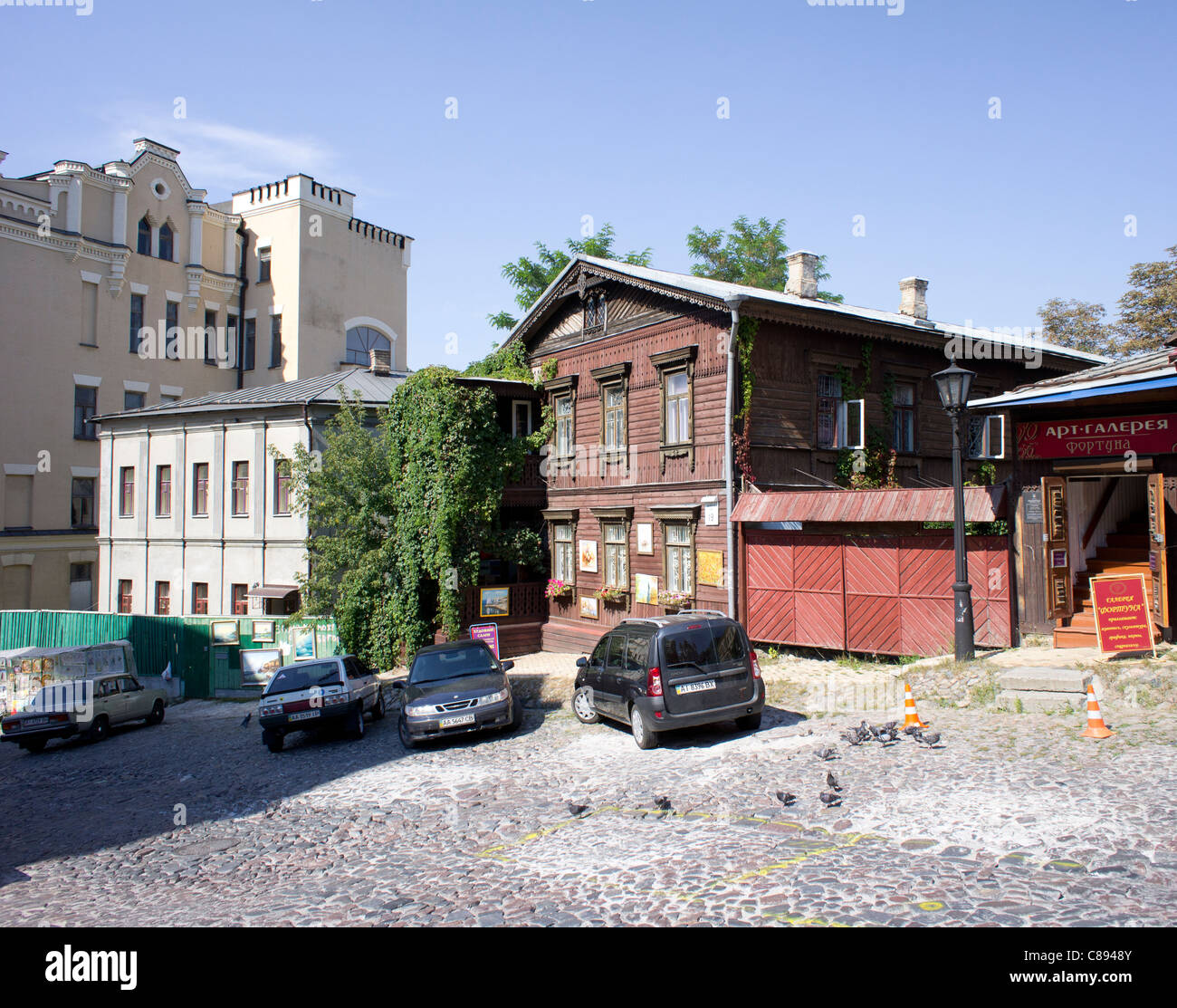 Art galleries on St Andrew's Descent, Kiev, Ukraine Stock Photo Alamy