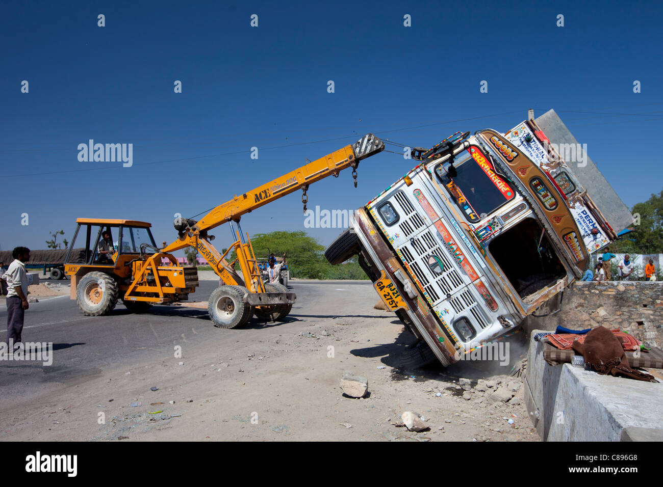 Truck overturned in traffic accident on Delhi to Mumbai National Highway 8 at Jaipur, Rajasthan, Northern India Stock Photo