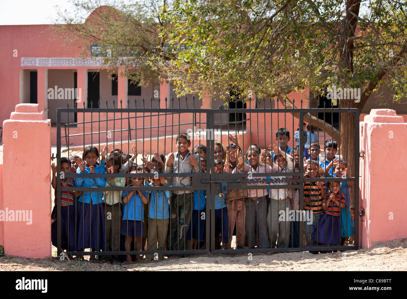 Indian schoolchildren attending school at Doeli in Sawai Madhopur, Rajasthan, Northern India Stock Photo
