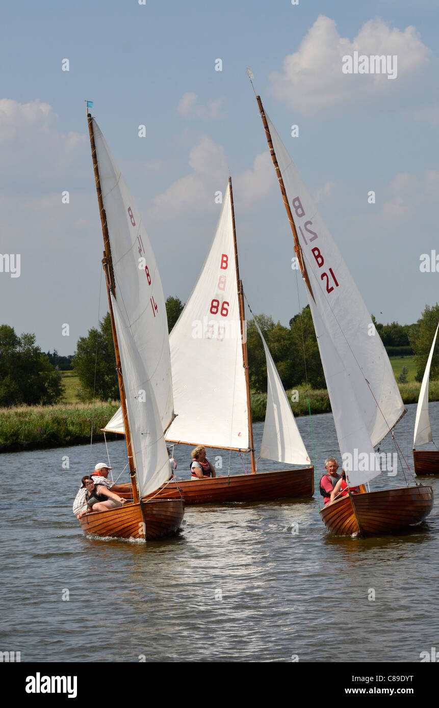 Traditional sailing dinghy dinghies hires stock photography and images