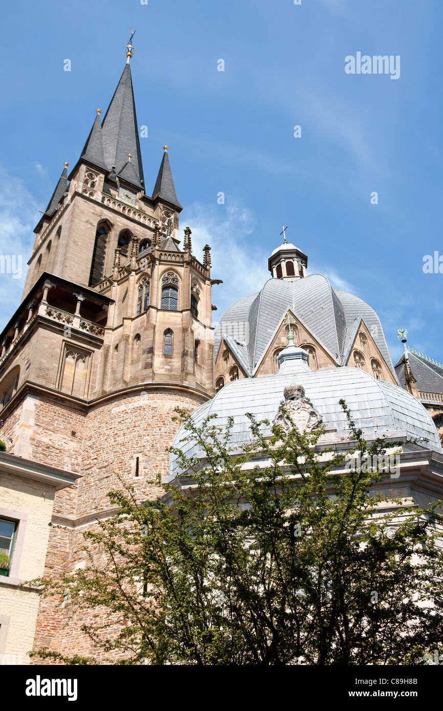 Charlemagne aachen statue hi-res stock photography and images - Alamy