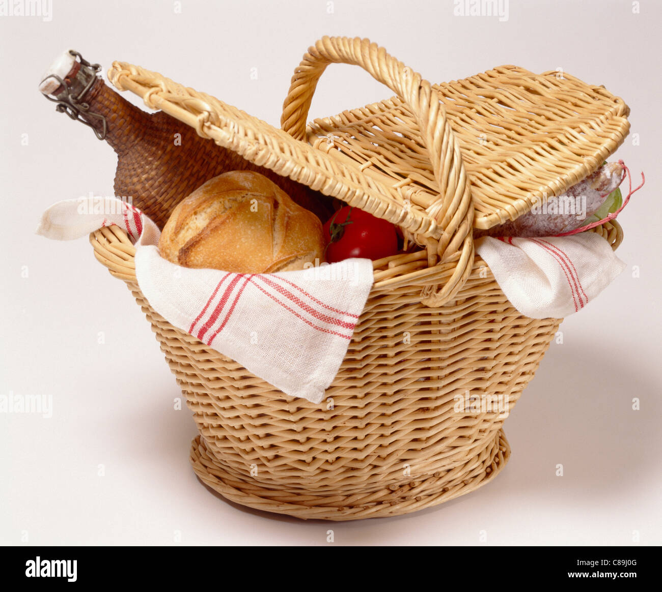Picnic Basket High Resolution Stock Photography and Images - Alamy