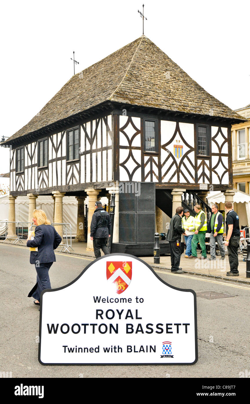 ROYAL CHARTER MAKING WOOTTON BASSETT THE 1ST UK TOWN TO "ROYAL