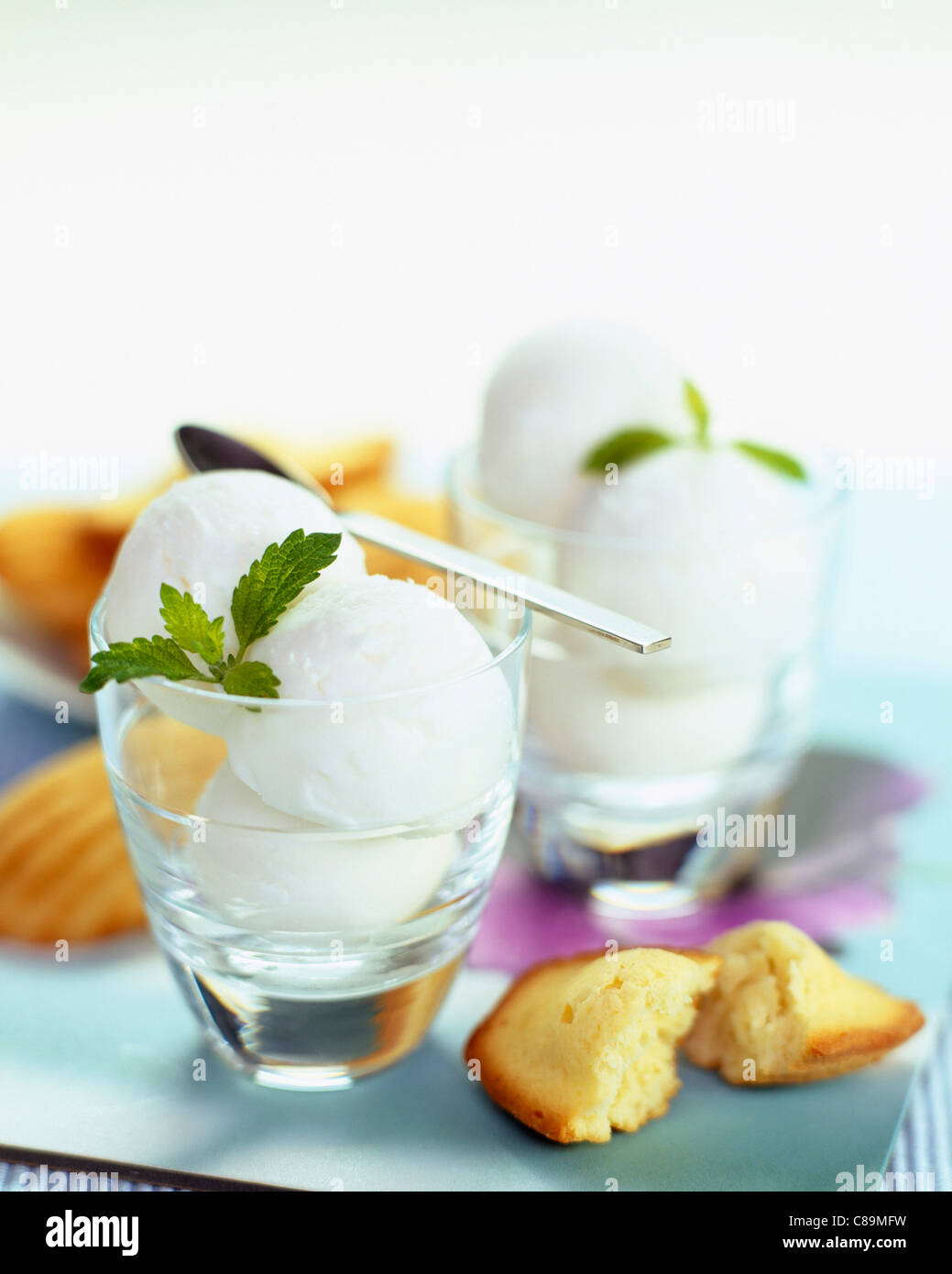 Yoghurt ice cream Stock Photo Alamy