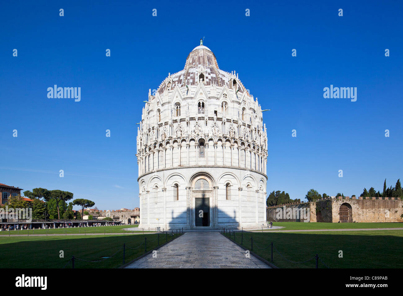 Italy, Tuscany, Pisa, Piazza dei Miracoli, View of baptistry Stock Photo